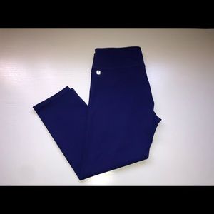 Fabletics Mid-Rise Capri Sports Leggings